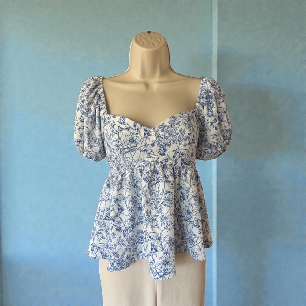 SHEIN Floral Blue and White Women's Top -  M/6